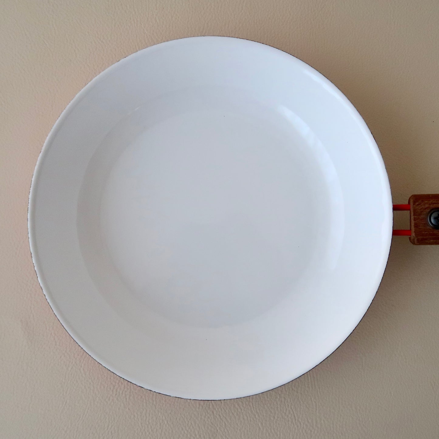 <UNUSED> Old ARABIA 8 inch Enamel Omlet Pan