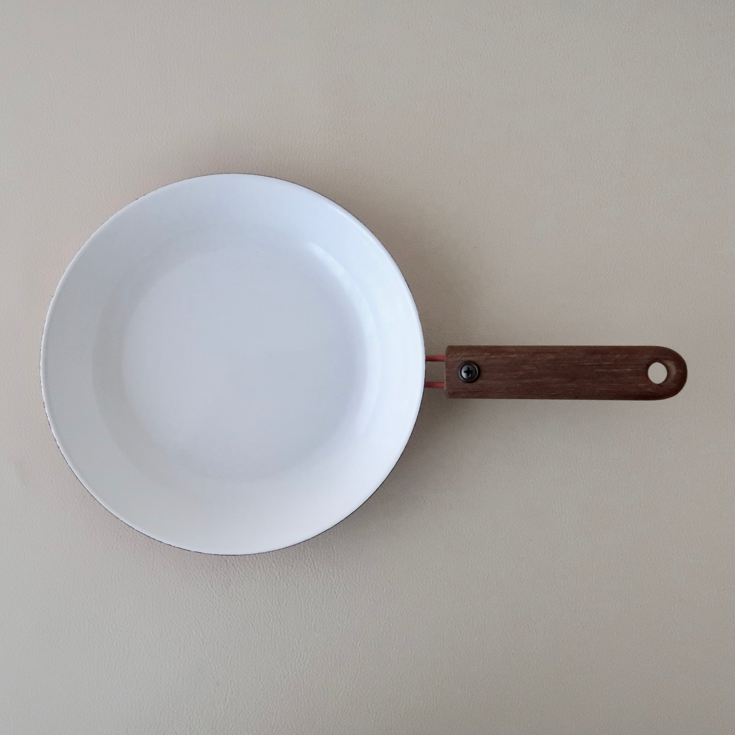 <UNUSED> Old ARABIA 8 inch Enamel Omlet Pan