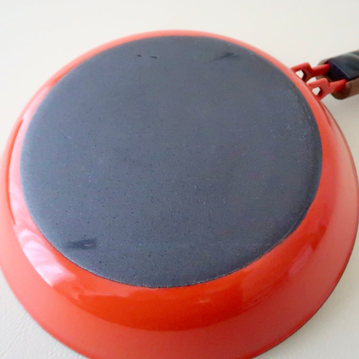 <UNUSED> Old ARABIA 8 inch Enamel Omlet Pan