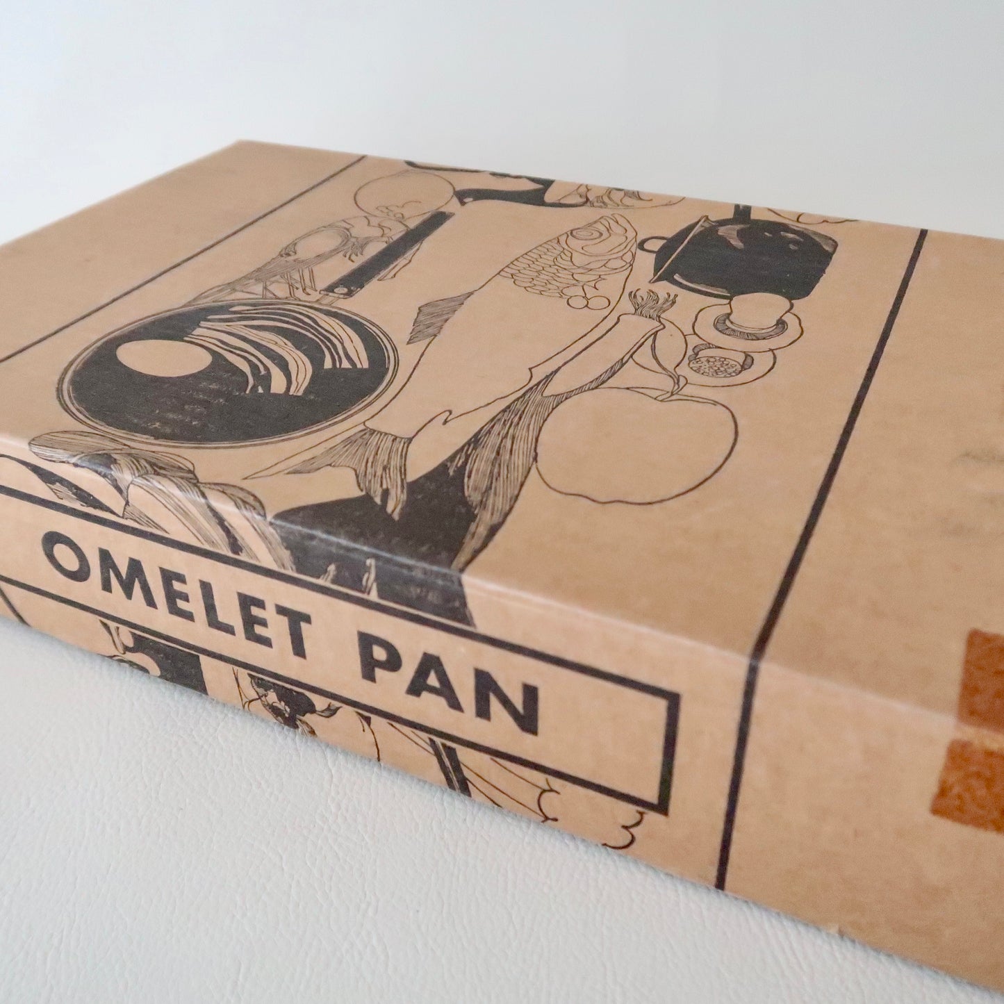 <UNUSED> Old ARABIA 8 inch Enamel Omlet Pan