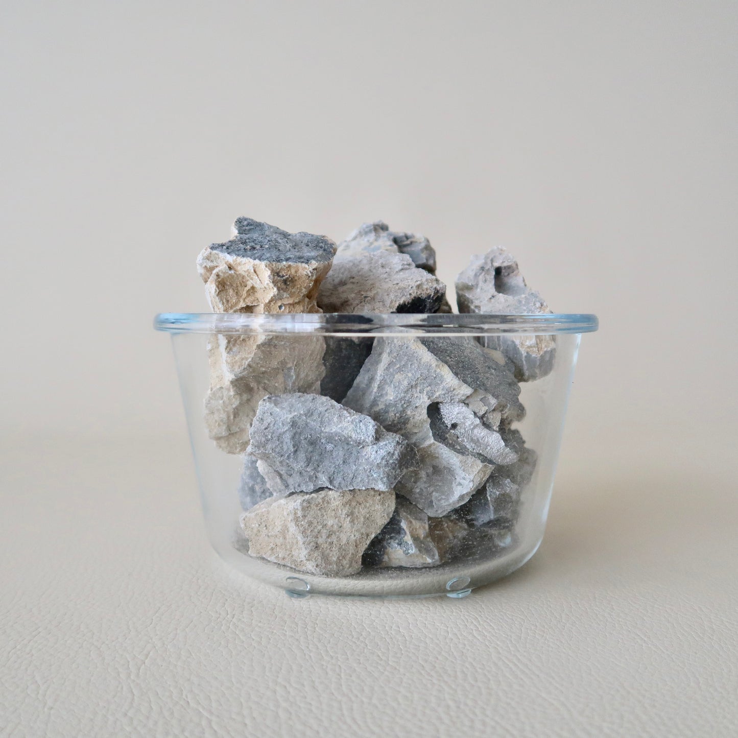 <Limited to face-to-face delivery> Carbide for lantern fuel sold in 1kg units