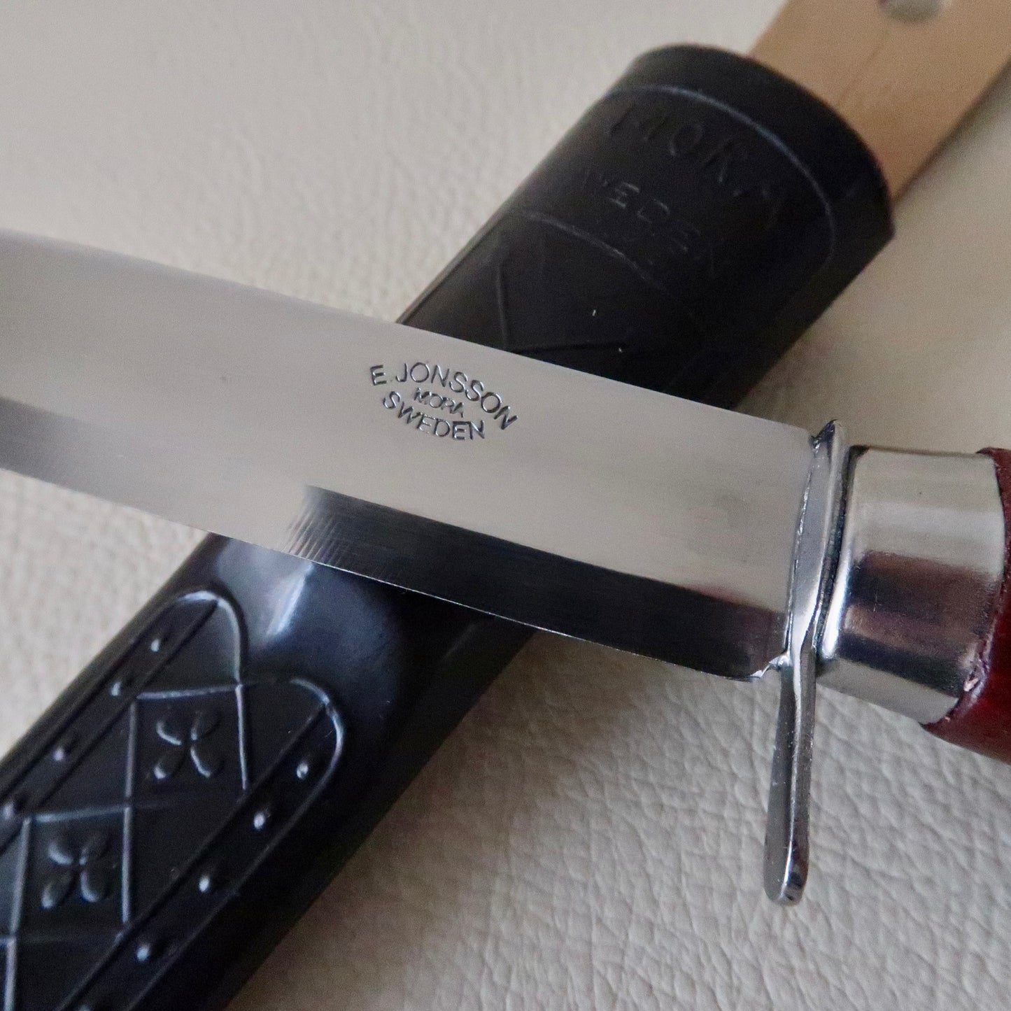 E. JONSSON Classic Work Knife with Finger Guard, 11cm blade